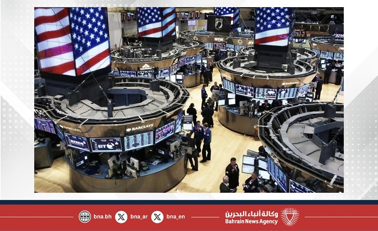 تباين في إغلاق مؤشرات الأسهم الأمريكية قبيل صدور تقارير أرباح شركات التجزئة