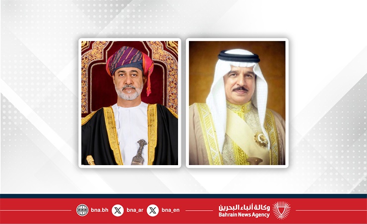 جلالة الملك المعظم وجلالة سلطان عُمان يعقدان لقاءً وديًا ببيت الرباط العامر بصلالة
