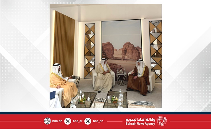 وزير الخارجية يلتقي مع النائب الأول لرئيس الوزراء وزير الداخلية بدولة الكويت