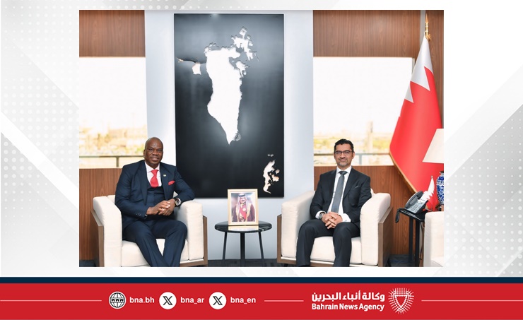 وزير شؤون البلديات والزراعة يستقبل سفير جمهورية جنوب أفريقيا المعين لدى مملكة البحرين والمقيم في الرياض