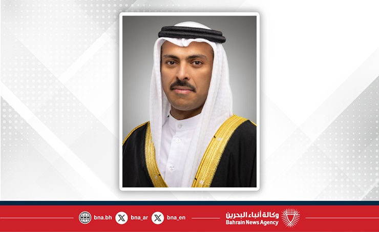البحرين – وزير الإعلام يثمن إشادة نائب رئيس مجلس الوزراء بالجهود الإعلامية الوطنية خلال زيارة معاليه لصحيفة أخبار الخليج ويؤكد أنها تشكل حافزاً لتعزيز الشراكة الإعلامية الشاملة.