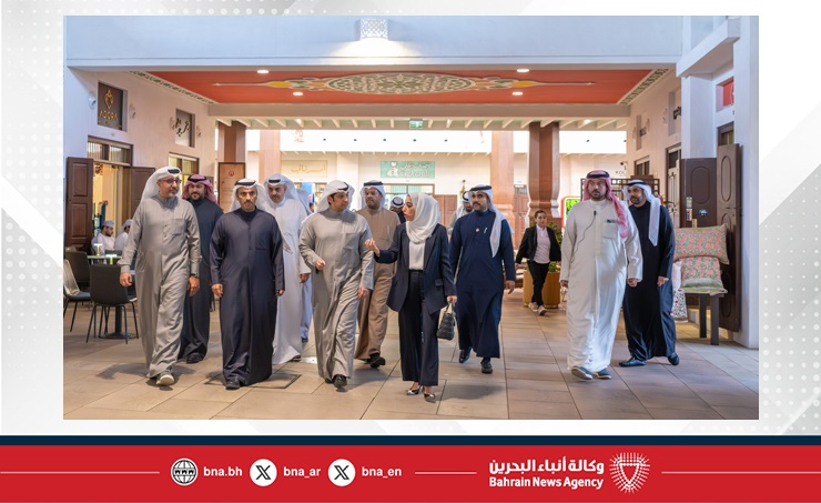 Kuwaiti Information and Culture Minister visits Souq Al Baraha