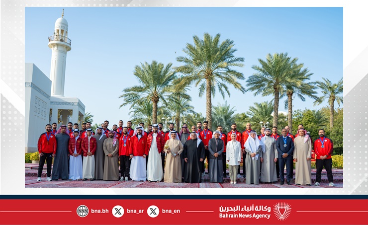 HM King receives national handball team following Asian championship title