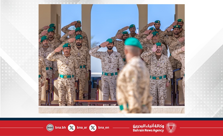 سمو الشيخ ناصر بن حمد آل خليفة يحضر طابور القائد للحرس الملكي