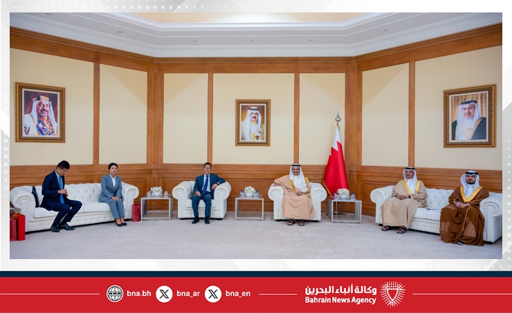 وزير الإعلام يستقبل سفير جمهورية الصين الشعبية لدى مملكة البحرين