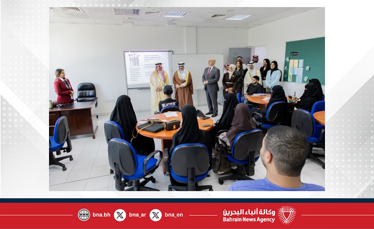 وزير التربية والتعليم يطلع نظيره السعودي على عمليات إعداد المعلمين بكلية البحرين للمعلمين
