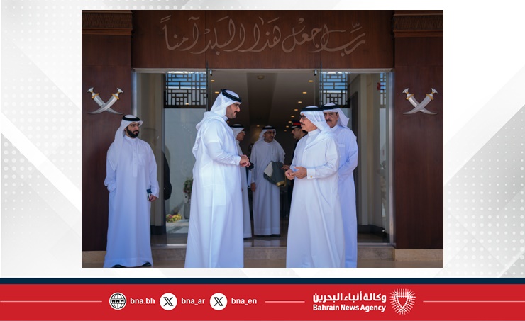 في إطار المتابعة للبرامج الحكومية ذات الأولوية التي أقرها مجلس الوزراء وتشرف عليها اللجنة التنسيقية.. سمو الشيخ عيسى بن سلمان بن حمد يلتقي معالي وزير الداخلية رئيس اللجنة الوزارية لتقنية المعلومات والاتصالات