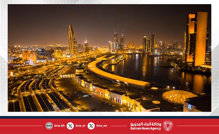 مملكة البحرين تتزين باللون البرتقالي احتفاءً بتتويج فريق «مكلارين» ببطولة العالم للفورمولا 1