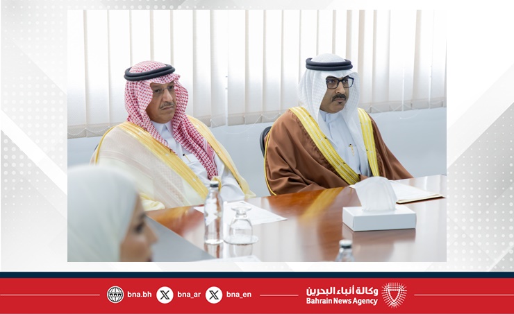 وزير التربية والتعليم يطلع نظيره السعودي على عمليات إعداد المعلمين بكلية البحرين للمعلمين