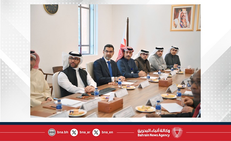 البحرين – وزير الشؤون البلدية والزراعة يبحث المشاريع الخدمية مع المجلس البلدي الجنوبي