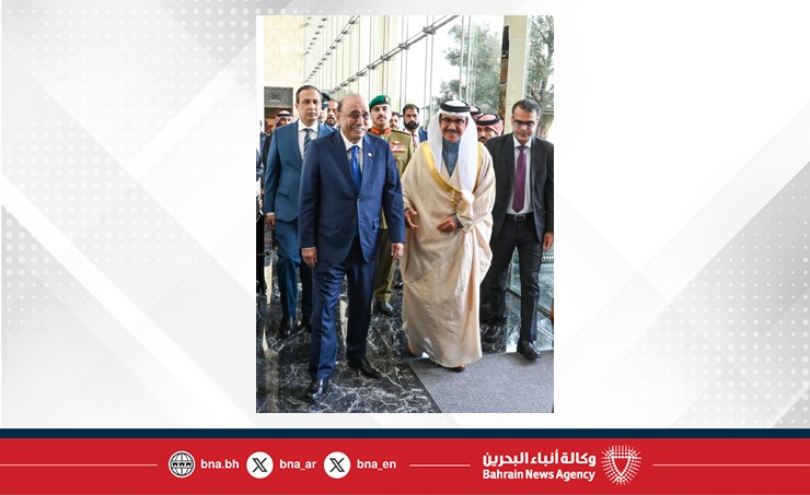 في اطار زيارته إلى مملكة البحرين...فخامة الرئيس الباكستاني يستقبل معالي وزير الداخلية ويشيد بجهود البلدين في تطوير التعاون والتنسيق الأمني
