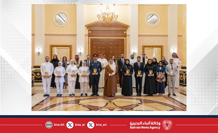 سمو ولي العهد رئيس مجلس الوزراء: أبناء الوطن من فريق البحرين بما يتحلون به من كفاءة وطنية وروح مبادِرة يبرهنون قدرتهم على تحقيق المنجزات النوعيّة التي تسهم في الدفع بمسارات العمل الوطني نحو آفاق الازدهار والتقدم