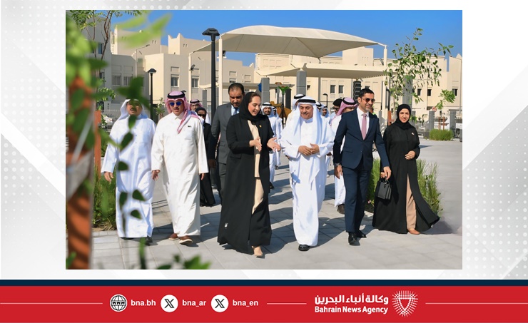 Municipalities Minister inaugurates two public parks in Sitra Housing City