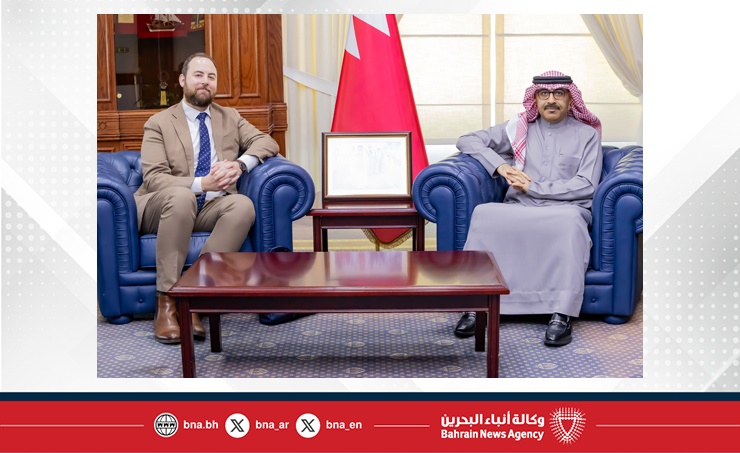البحرين – وزير التعليم يستقبل نائب الرئيس التنفيذي لمؤسسة تايمز للتعليم العالي