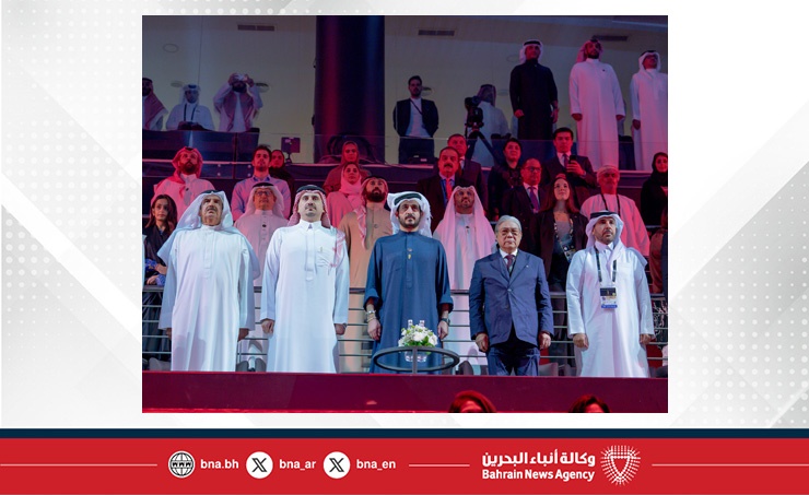 سموه شهد حفل الختام بمدينة خليفة الرياضية .. خالد بن حمد يهنئ جلالة الملك المعظم بنجاح دورة الألعاب الآسيوية للشباب