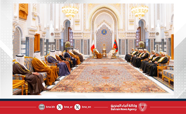 لدى لقاء سموه صاحب الجلالة سلطان عمان.. سمو ولي العهد رئيس مجلس الوزراء يؤكد على ما يجمع مملكة البحرين وسلطنة عمان الشقيقة من علاقات استراتيجية متينة وأواصر أخوية وثيقة