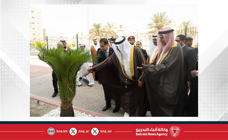 رئيس مجلس النواب ونظيره الباكستاني يدشنان صفحة الكترونية لأهداف التنمية وغرس شجرة في فناء المجلس تشجيعا لمفهوم "البرلمان الأخضر"