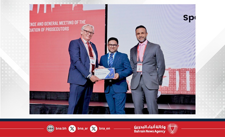نيابة الاتجار بالأشخاص تحصل على الجائزة الدولية للتميز من الجمعية الدولية للمدعين العامين بسنغافورة