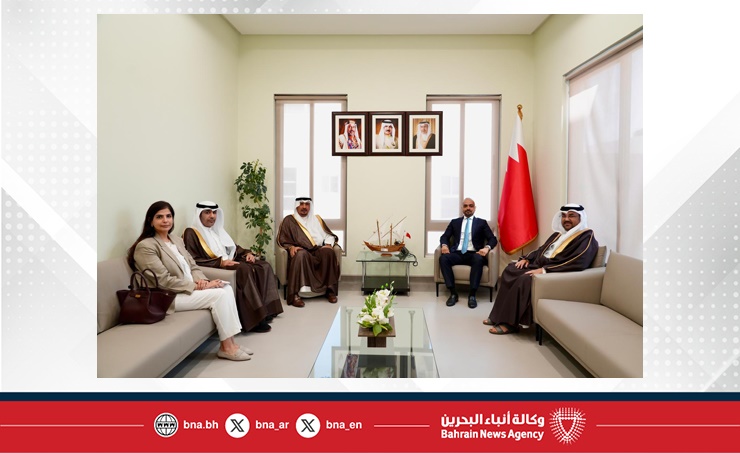 Social Development Minister receives Kuwaiti Ambassador