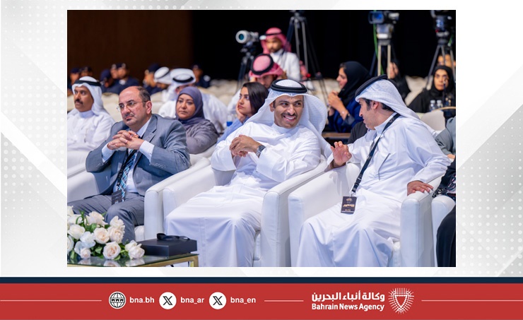 وزير الإعلام يحضر فعاليات النسخة الأولى من مؤتمر جذور: الذكاء الاصطناعي والجيل الجديدبمشاركة نخبة من القيادات البحرينية والإماراتية