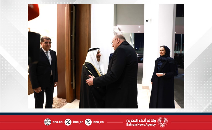 رئيس مجلس الشورى يستقبل رئيس مجلس المستشارين المغربي لدى وصوله إلى مملكة البحرين