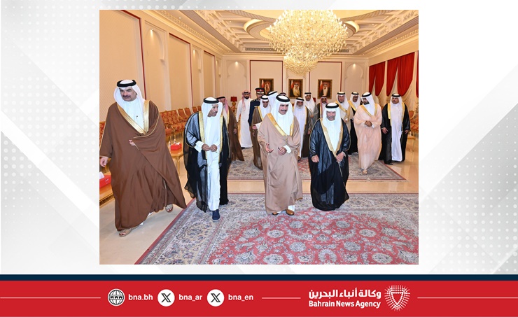 خلال زيارته لمجالس بعض العائلات.. وزير الداخلية يشيد بتمسك أهالي عسكر ...