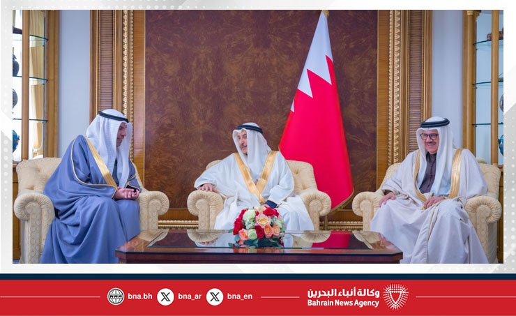 الشيخ خالد بن عبد الله يلتقي وزير الخارجية الكويتي.. ويؤكد: العلاقات البحرينية الكويتية إرث تاريخي حي وشراكة استراتيجية متجذرة تجسد أسمى معاني الأخوة والترابط