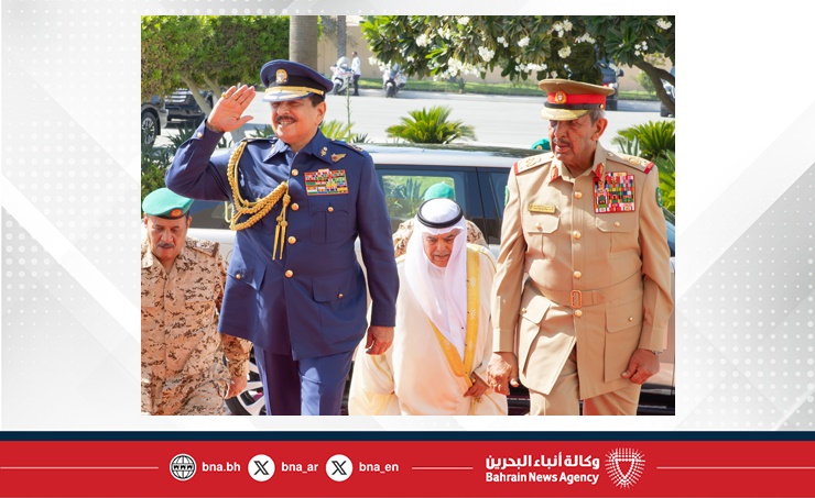 جلالة الملك المعظم القائد الأعلى للقوات المسلحة يتفضل بزيارة القيادة العامة لقوة دفاع البحرين