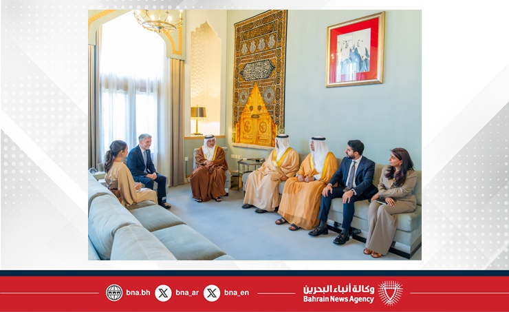 سمو ولي العهد رئيس مجلس الوزراء يستقبل سفير المملكة المتحدة لدى مملكة البحرين سمو ولي العهد رئيس مجلس الوزراء يستقبل سفير المملكة المتحدة لدى مملكة البحرين