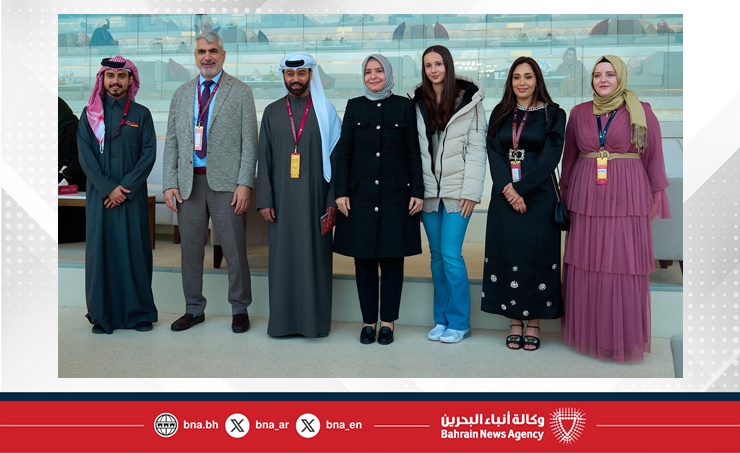 سمو الشيخ فيصل بن راشد يشهد السباق الخامس عشر للخيل