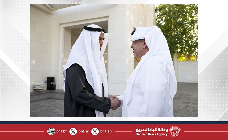سمو ولي العهد رئيس مجلس الوزراء يلتقي سمو رئيس دولة الإمارات العربية المتحدة ويؤكد: العلاقات البحرينية الإماراتية تقوم على أسس راسخة وتشكل نموذجا للعلاقات المتميزة التي تستند إلى وشائج القربى والتاريخ المشترك