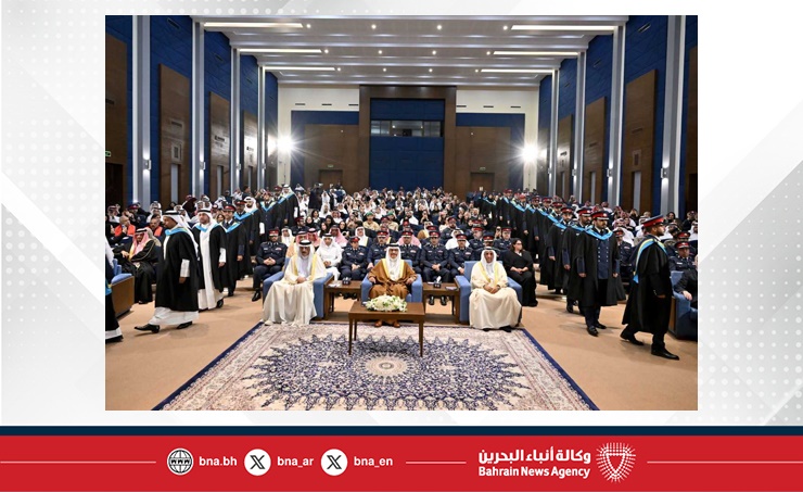 شهد حفل تخرج الدفعتين الخامسة والسادسة من طلبة الدراسات العليا بالأكاديمية الملكية للشرطة... وزير الداخلية يؤكد على منهجية إعداد رجال الشرطة وتسليحهم بالعلم والمعرفة والعلوم الاستراتيجية لتعزيز دورهم في حفظ أمن الوطن