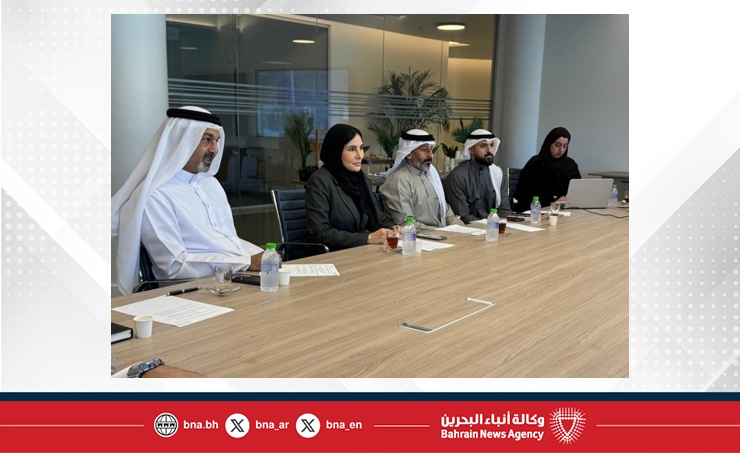 وزارة المواصلات والاتصالات تبحث آليات تطوير تنظيم النقل البري مع غرفة تجارة وصناعة البحرين