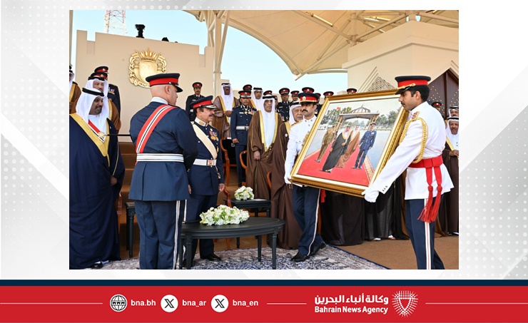 في احتفال وزارة الداخلية بمناسبة يوم شرطة البحرين... وزير الداخلية: هذه الوزارة السيادية يستقيم أمرها بالولاء والإخلاص ويمس سمعتها ما هو عكس ذلك ولم ولن أسمح إلا بما يرفع شأنها ويصون مكانتها