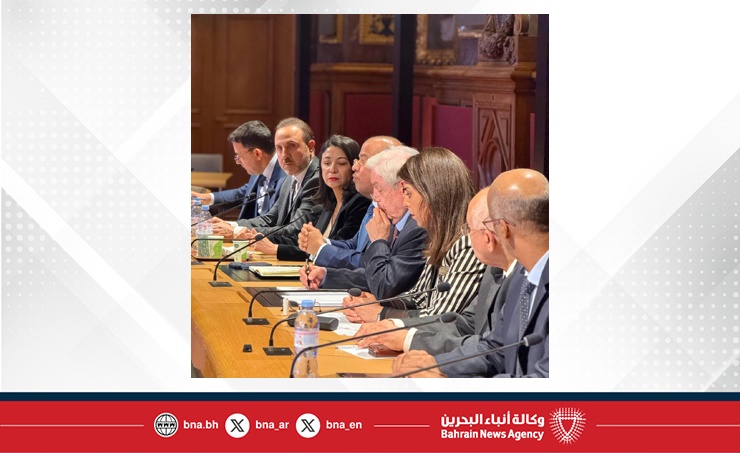 سفير مملكة البحرين في باريس يشارك في اجتماع رئيس لجنة الشؤون الخارجية والدفاع والقوات المسلحة مع عدد من السفراء العرب