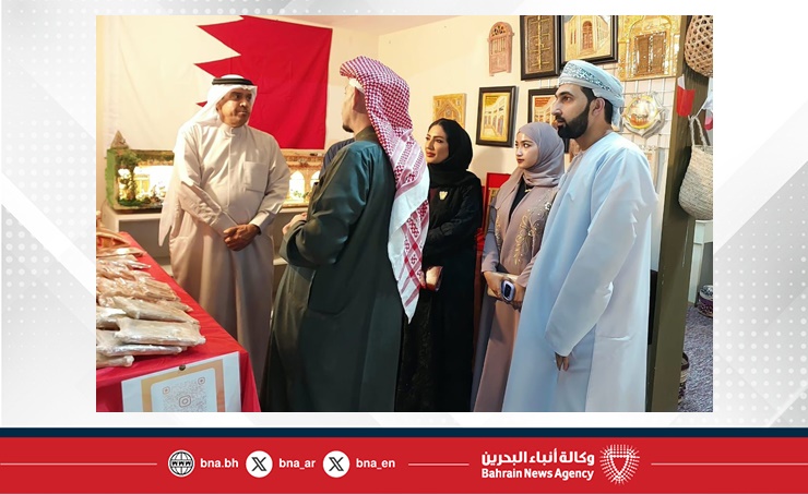 سفير مملكة البحرين لدى سلطنة عمان يفتتح جناح مملكة البحرين المشارك في فعاليات ليالي مسقط