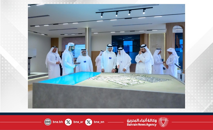 وزير المواصلات والاتصالات يشارك في معرض دبي للطيران 2025