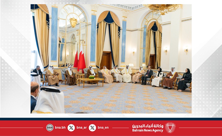 سمو ولي العهد رئيس مجلس الوزراء: العمل المشترك بين السلطتين التنفيذية والتشريعية يعكس ما يتمتع به أعضاء فريق البحرين من روح وطنية عالية ومسؤولية لتحقيق كل ما فيه خير للوطن وكافة أبنائه