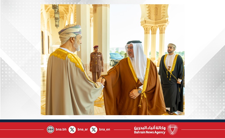 لدى لقاء سموه صاحب الجلالة سلطان عمان.. سمو ولي العهد رئيس مجلس الوزراء يؤكد على ما يجمع مملكة البحرين وسلطنة عمان الشقيقة من علاقات استراتيجية متينة وأواصر أخوية وثيقة