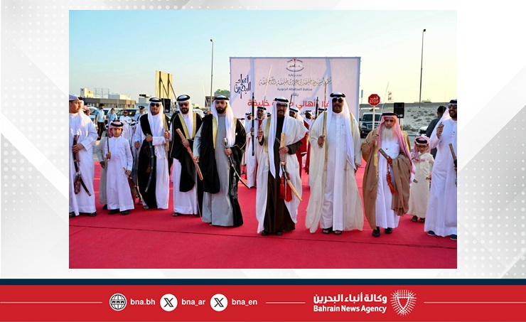 سمو محافظ المحافظة الجنوبية يحضر عرضة واحتفال أهالي مدينة خليفة