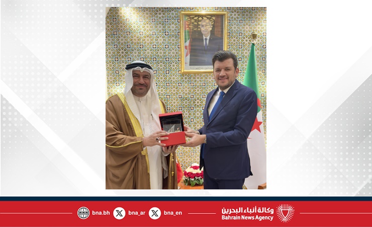 وزير الفلاحة والتنمية الريفية والصيد البحري بالجمهورية الجزائرية يستقبل سفير مملكة البحرين في الجزائر