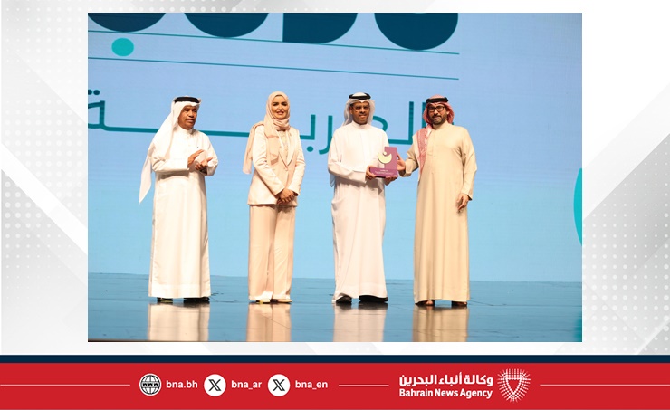 الأمين العام للمجلس الأعلى للشباب والرياضة يشهد ختام مبادرة نكتب بالعربية