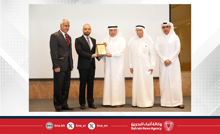 وزير التنمية الاجتماعية يشارك في ورشة عمل تحديث وتفعيل الميثاق الأخلاقي الخليجي الموحد لممارسي المهن الاجتماعية وزير التنمية الاجتماعية يشارك في ورشة عمل تحديث وتفعيل الميثاق الأخلاقي الخليجي الموحد لممارسي المهن الاجتماعية