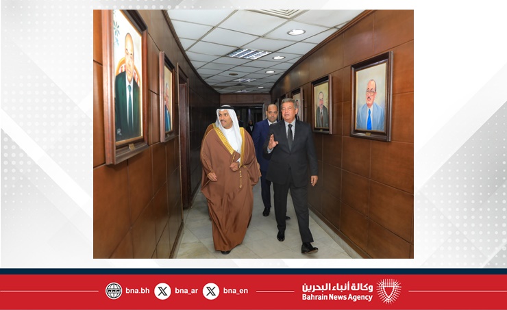 وزير الإعلام يلتقي رئيس المجلس الأعلى لتنظيم الإعلام في القاهرة