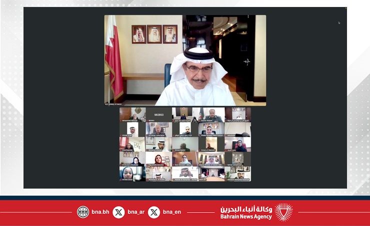 في افتتاح ورشة العمل التي نظمتها وزارة الخارجية.. معالي وزير الداخلية: استراتيجية وزارة الداخلية كرست سيادة القانون سلوكا لدى منتسبيها وأحاطت احترام حقوق الإنسان بنهج من الضمانات للمحافظة عليها وضاعفت من مشاريعها الحقوقية