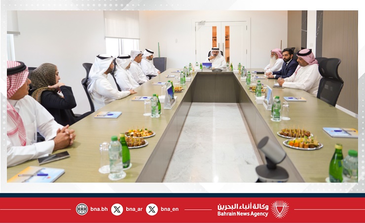 Industry Minister visits Salman Industrial City in Hidd