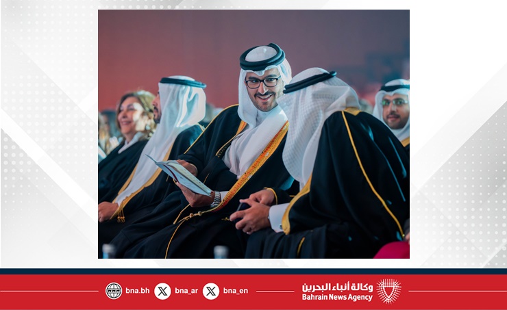 سمو الشيخ عيسى بن سلمان بن حمد وسمو الشيخ محمد بن سلمان بن حمد يحضران حفل تخرج الفوج الرابع والثلاثين من مدرسة ابن خلدون الوطنية