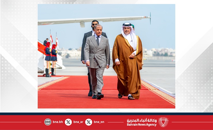 سمو ولي العهد رئيس مجلس الوزراء في مقدمة مستقبلي رئيس وزراء جمهورية باكستان الإسلامية الشقيقة