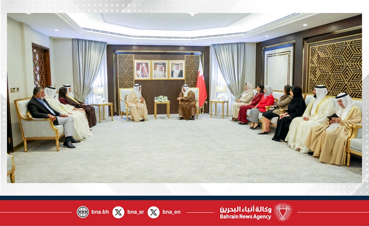 خلال استقباله رئيس وأعضاء مجلس إدارة الجمعية .. رئيس مجلس الشورى: العطاء الإعلامي المتواصل لـ الصحفيين البحرينية يؤصل دور الصحافة في ترسيخ حرية الرأي وإبراز المنجزات الوطنية