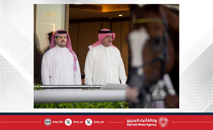 سمو الشيخ عبدالله بن عيسى يشهد السباق الرابع للخيل.. انتصارات قوية بكؤوس بورصة البحرين في أمسية مثيرة